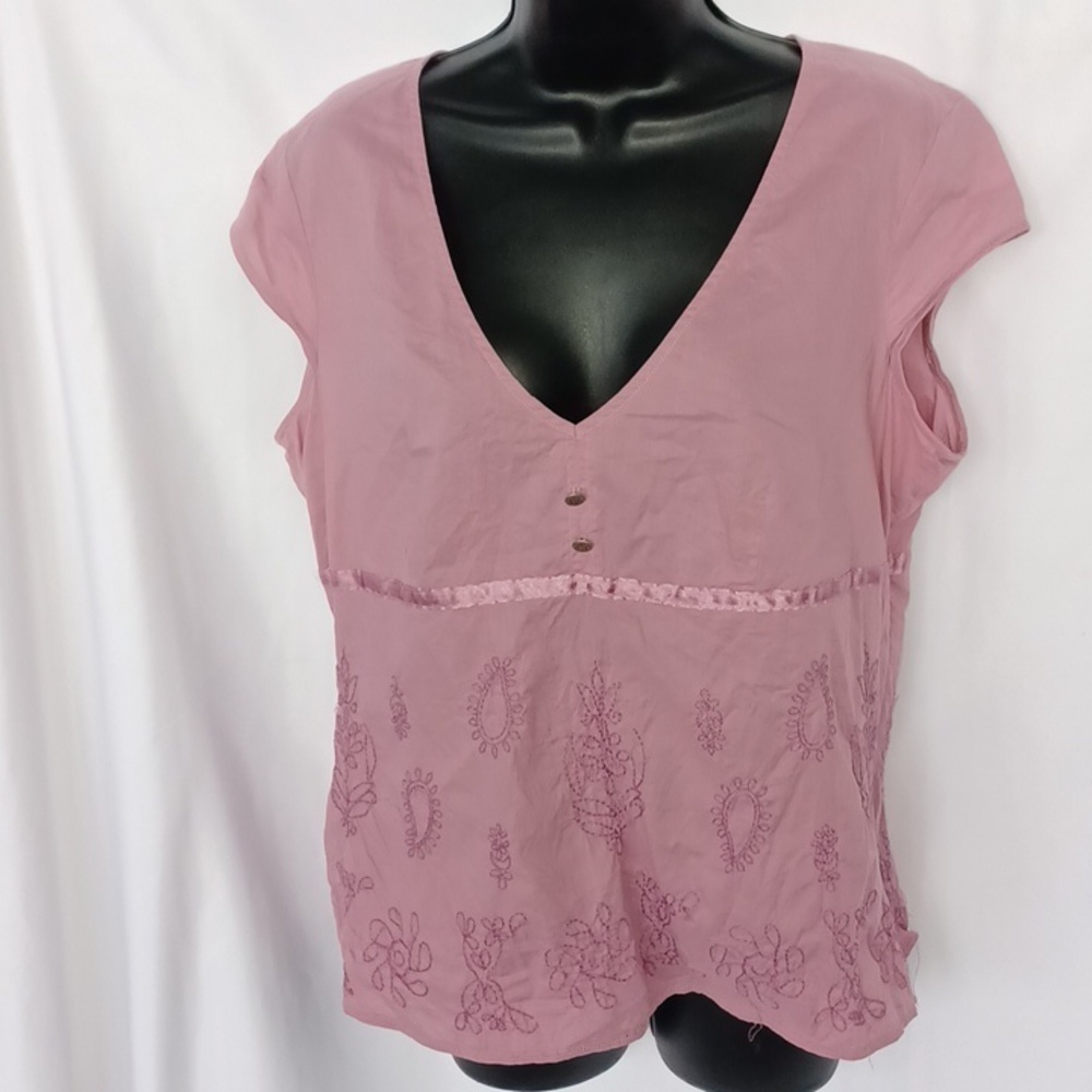 Axcess Cap Sleeve Purple Top With Embroidery Size 12, 22" PTP